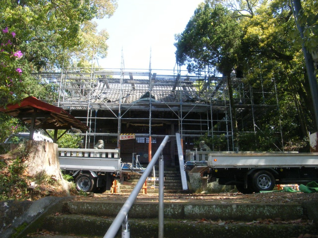 神社屋根替え (1)