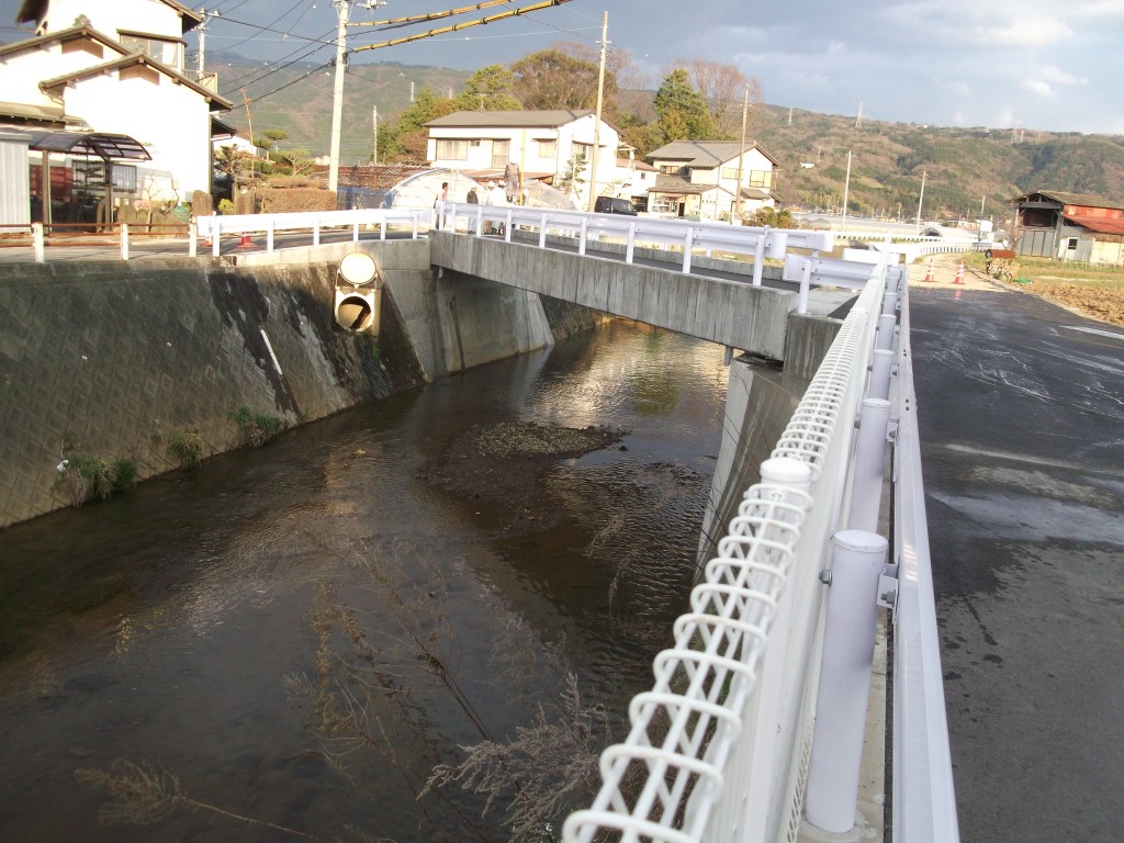 橋架け替え